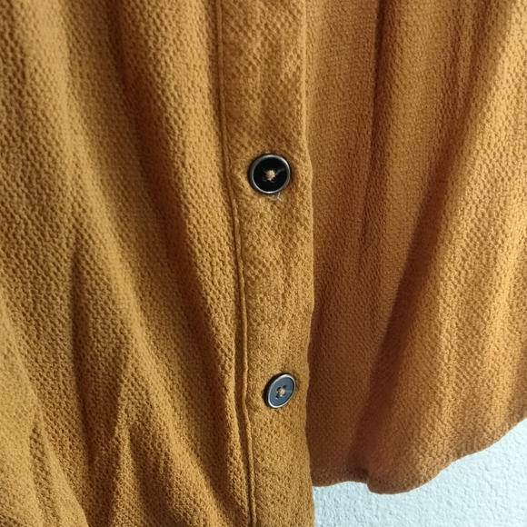 Anthropologie Maeve Size 6 Sleeveless Mustard Top With High Cross Neck & Buttons - Picture 6 of 9